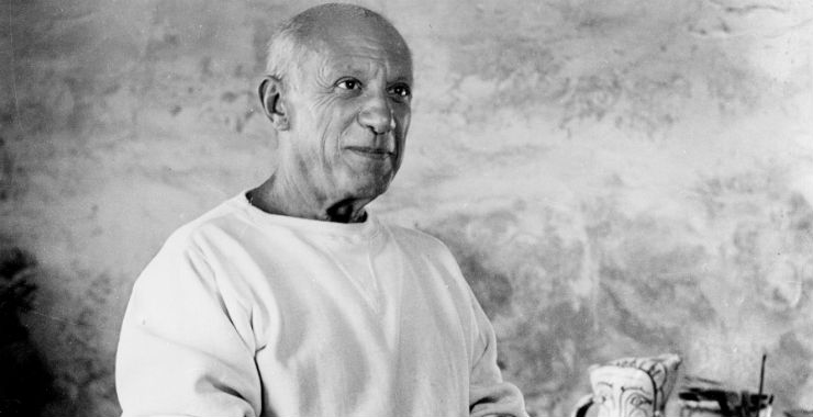 Picasso dans son atelier à Vallauris (Crédit : Roger Viollet)
