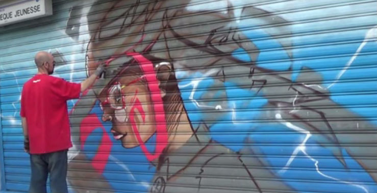 Esper devant la bibliothèque Couronnes