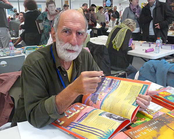 L'illustrateur français Zaü au Salon du Livre Amerigo Vespucci dans le cadre du 20e Festival international de géographie à Saint-Dié-des-Vosges en 2009