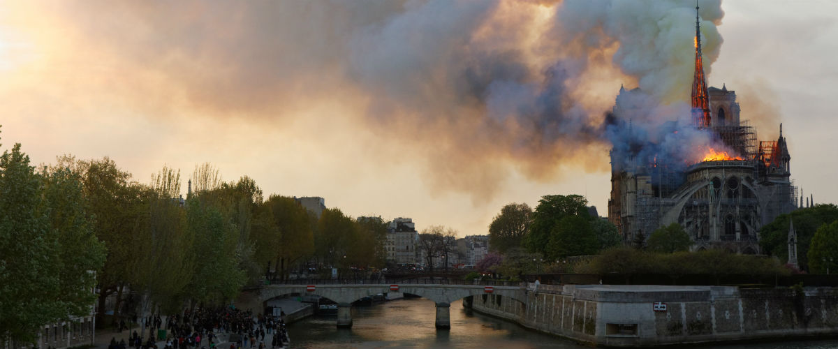 Notre-Dame de Paris en feu, 15 avril 2019 (crédit : Henri Garat / Mairie de Paris)
